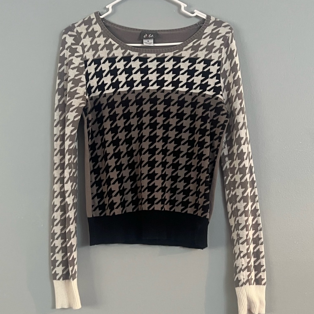 Women’s sweater
